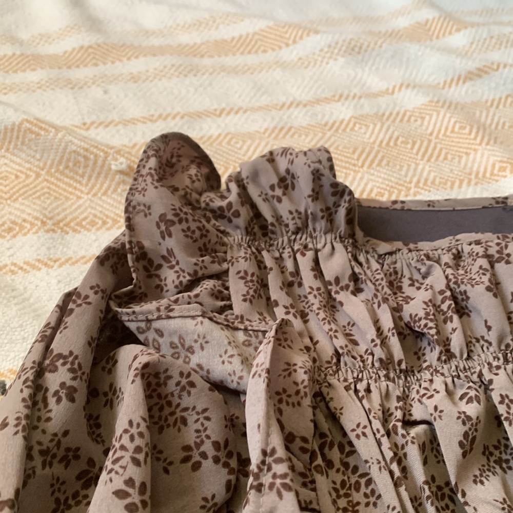 Floral Ruffle Blouse - Brown - Picture 8 of 16
